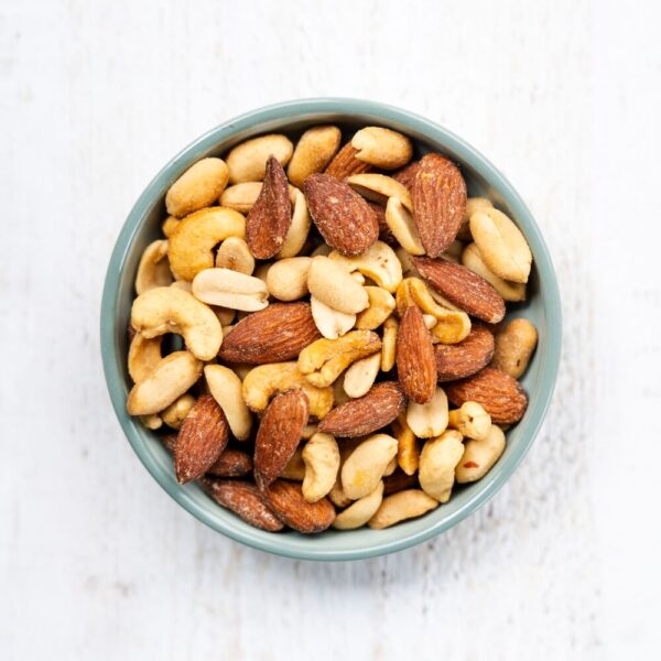 Hickory smoked peanuts, almonds and cashews 80g - Image 2